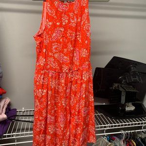 Sleeveless lightweight dress in orange print